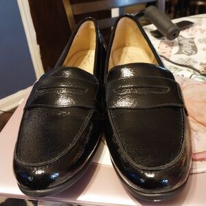 Life Stride Glossy Black Flats